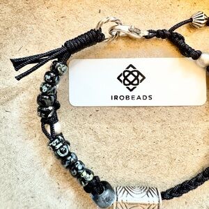 IROBEADS Black and Silver Beaded Bracelet